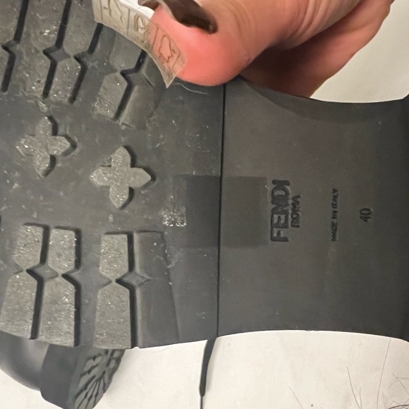 FENDI BOOTS WINTER 2022 COLLECTION - Picture 4 of 4